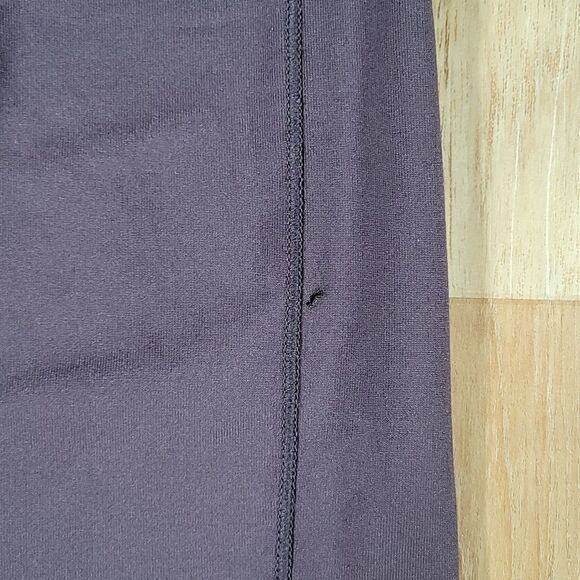 ☔️🔹️Under Armour Plum Fleece Lined Athletic Pants Medium - Picture 13 of 13